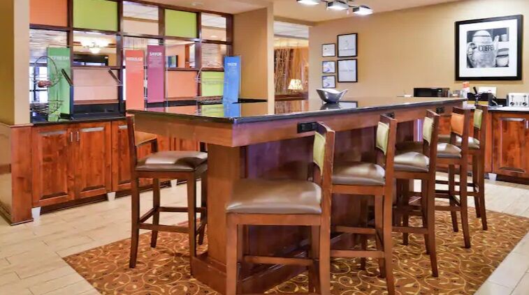 Hampton Inn Greensboro East / Mcleansville Eksteriør bilde